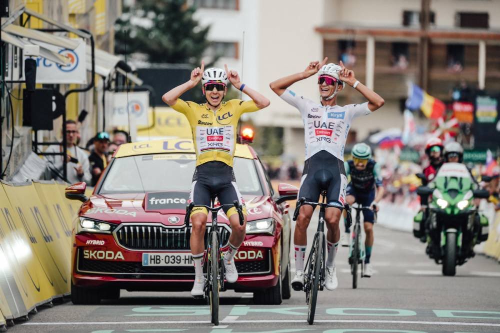 FranciaenMexico's tweet photo. 👏🚵🇲🇽 ¡Muchas felicidades @ISAACDELTOROx1 por tu magnífica primera participación en @LeTour🇫🇷!

🙌 Victoria en la Etapa 2: Tarragona > Barcelona
🥉 de la clasificación general
🥇ganador de la camiseta blanca⬜ de mejor ciclista joven (menores de 26 años)

📸 © A.S.O. https://t.co/Hnm63ES4PT