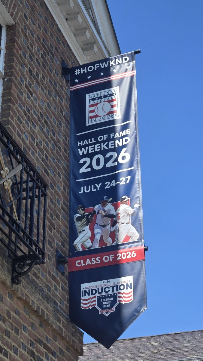 longhorndave's tweet photo. @baseballhall The theme is the inductees. This year the Mets fans, Puerto Ricans, and Braves fans showed up to support in roughly that order. #HOFWKND ⚾🧵 https://t.co/ByxlSeLDMN