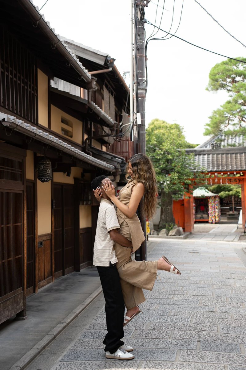 _Santana2wavyy's tweet photo. MEET THE FIANCÉE 💍 #NeverLocalAlwaysGlobal 🇯🇵 https://t.co/gFBfLb5tB8