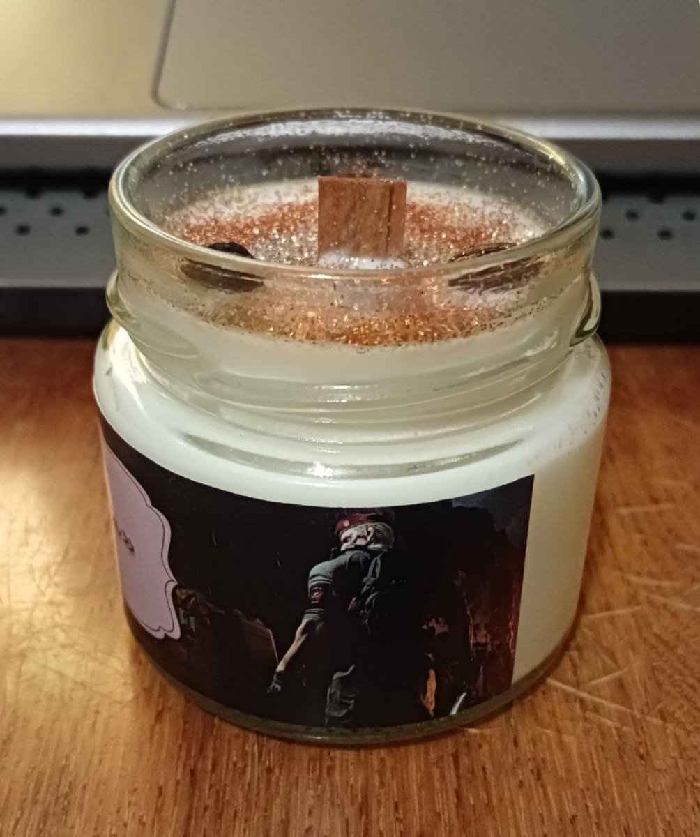 Helone_613's tweet photo. The new candles finally arrived! 💖
Re2R Leon, RE5 Wesker, Silent Hill 2 remake and James Sunderland.
Plus custom-made motivational "Safe Haven" candle: coffee, lavender and pine.
#ResidentEvil #SilentHill https://t.co/foAd9VwDHF