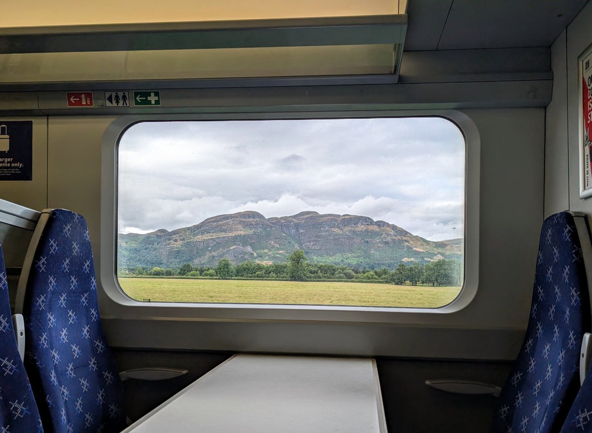 DownOnTheStour's tweet photo. Last Tick of the Trip: Alloa โ
A quick run from Stirling clears this electrified stub. Stunning views, with the track continuing towards the Fife Circle at Dunfermline ๐
#DOTS #trainphotography #railwayphotography #alloa #class385 #scotrail https://t.co/HKaqfHX1wC
