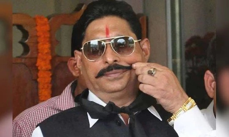 innocentboy9315's tweet photo. सामाजिक न्याय की आड़ में डकैती आतंकवादी और हत्याओं को गौरव का विषय बनाने वाले लोग न्याय की परिभाषा ही बदल देना चाहते हैं। अनंत सिंह ,भरत तिवारी , आनंद मोहन , सूरजभान सिंह आधिकारिक रूप से डकैत (डाकू) , रेपिस हैं सब और आतंकवादी हैं सब https://t.co/U747349NOr