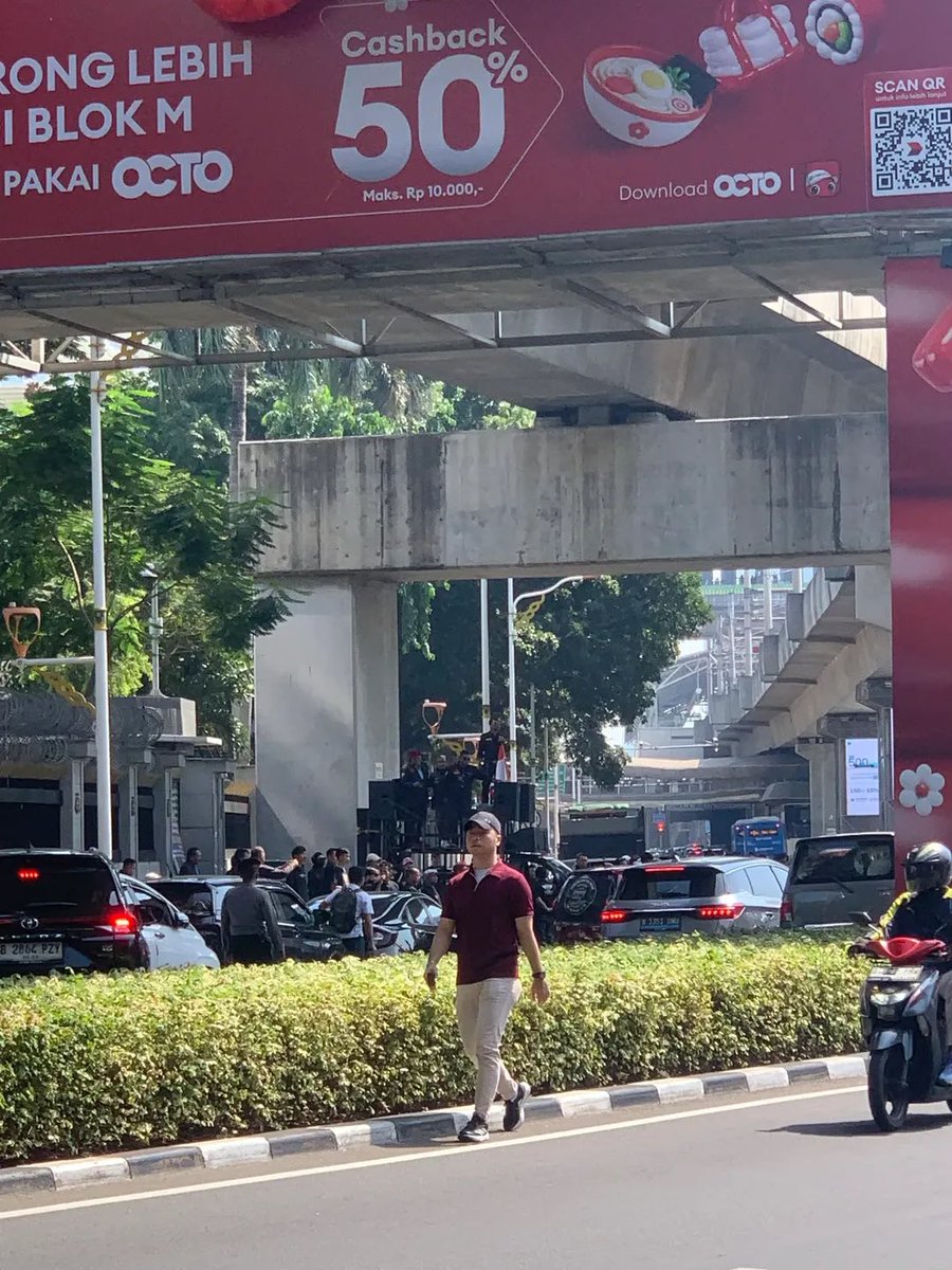 ngabmessy's tweet photo. 🚨DEMO HARI INI🚨

Senin 27/7/2026
Demo di depan gedung Kejaksaan Agung RI , Jakarta 

Gass Terus ‼️‼️‼️
Sampai FEBRIE ADRIANSYAH MAMPUS ‼️ 

📸 @putri_agusss

Sumber dari akun Threads zumaahmad https://t.co/bHtLYCZQJz