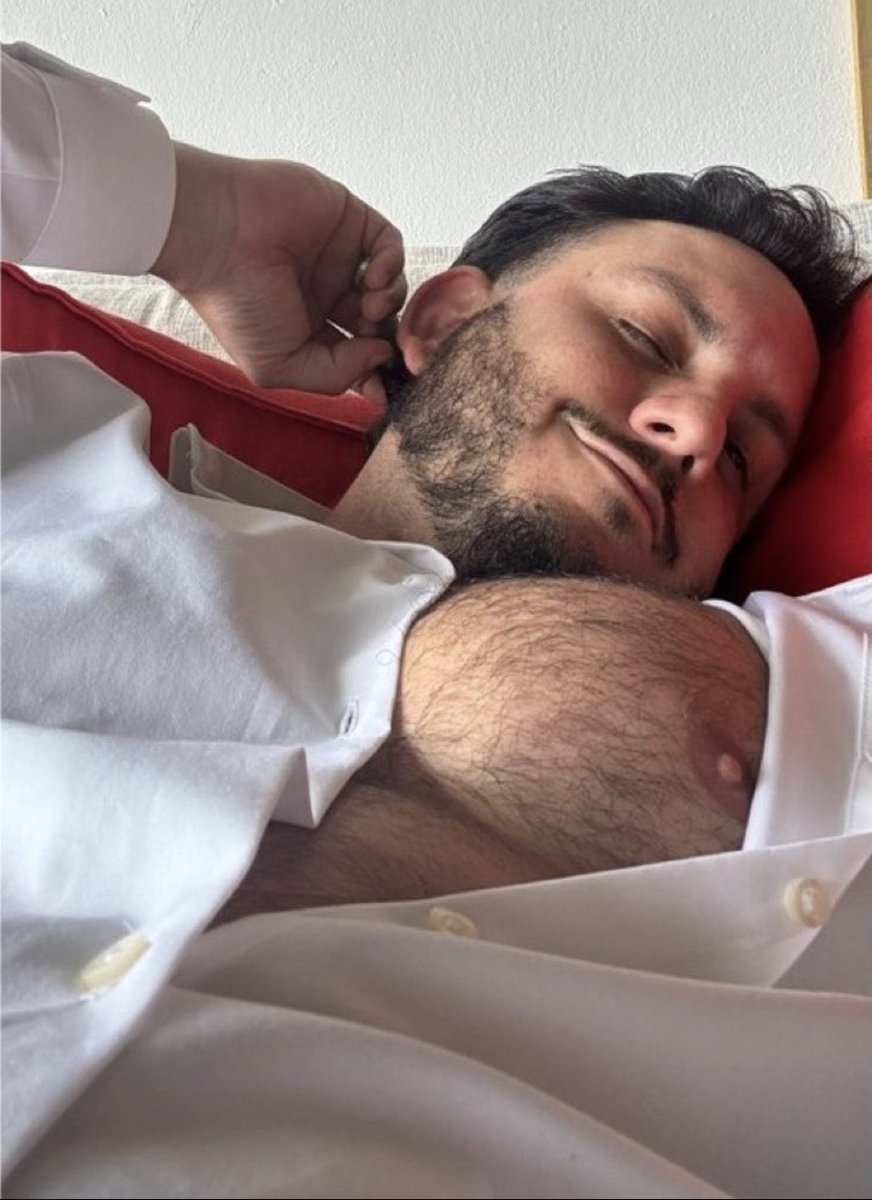DiGiordania's tweet photo. #menopenshirt #hotsmirk #hotpecs #lusciousnipples https://t.co/FIad2PHGQR