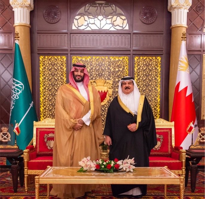 News_Ejazah's tweet photo. عاجل:

خارجية البحرين:

نتضامن مع السعودية الشقيقة، أرض الحرمين الشريفين وقبلة المسلمين، ودعمها التام لما تتخذه من إجراءات لحماية سيادتها وأمنها واستقرارها والدفاع عن أراضيها ومنشآتها المدنية والحيوية. https://t.co/q90xU1b1um