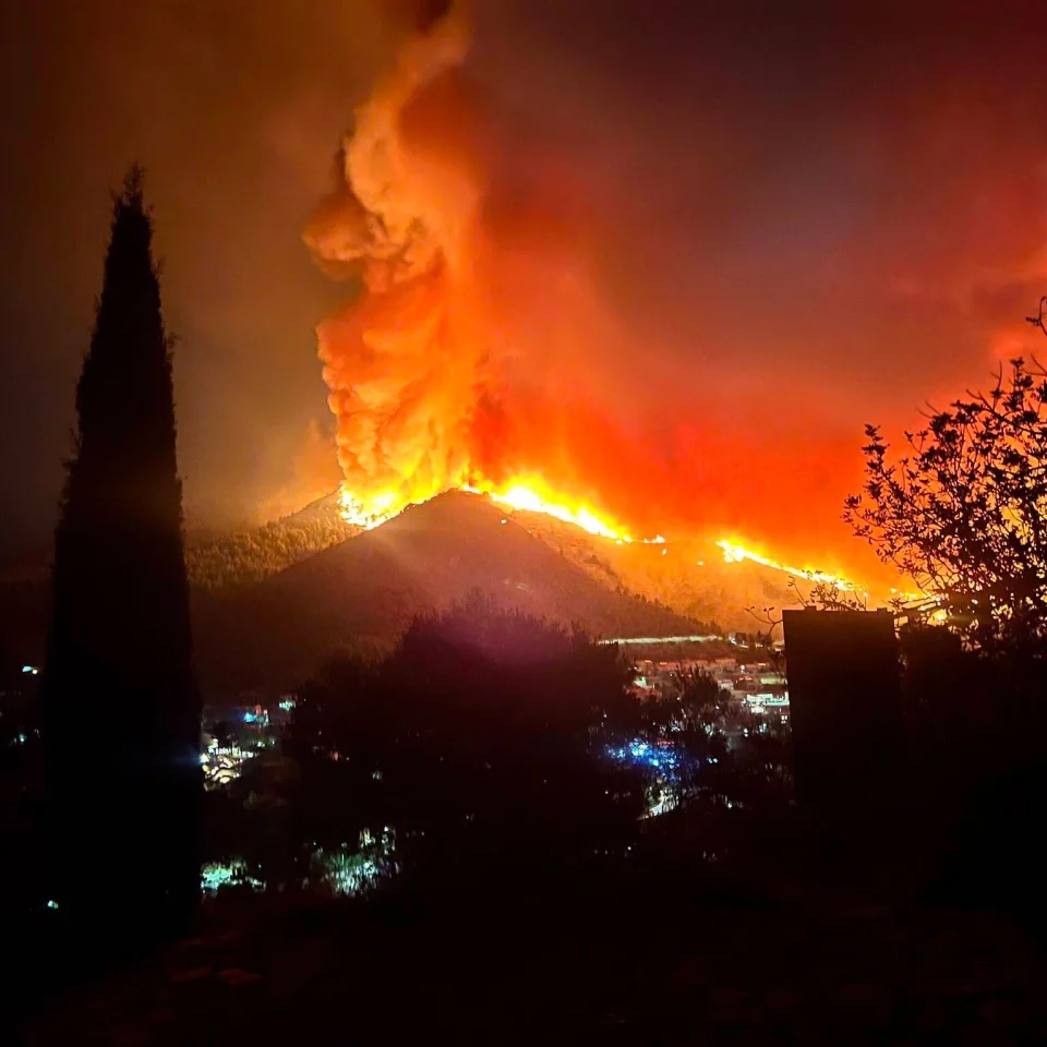 worldnewsbureau's tweet photo. BREAKING: France Wildfires Could Burn for Months as Infernos Threaten Bordeaux While Spain Battles Blazes Near Madrid.