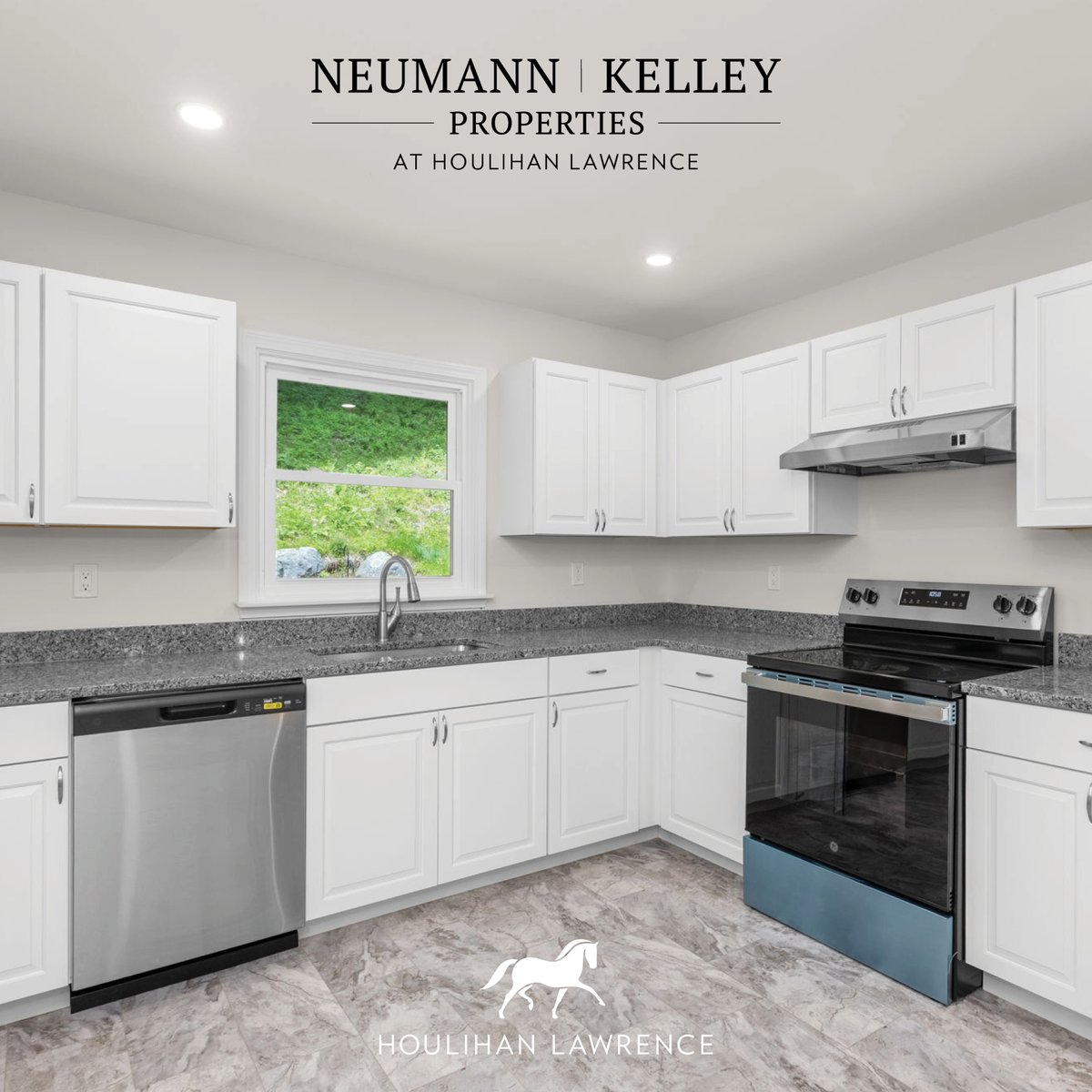 nanner0517's tweet photo. Completely renovated from the studs, this 3BR ranch in New Fairfield, CT has brand new roof, pristine modern interior, finished basement, and a gorgeous private deck. Literal turn-key perfection for $550k. 📷📷
Check out the details  https://t.co/chKOtEvkO9 or DM for a showing. https://t.co/42ExBitwZG