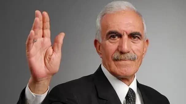 pakurdorg's tweet photo. Me bi xemgînî bihîstiye ku neviyê Şêx Seîd Efendî, Birêz Hesen Basrî Firat çûye ber dilovaniya Xwedê. Serê miletê me, malbata wî  û hezkiriyan sax be.  Cihê wî Bihuşta ebedî be. https://t.co/NYjdnoAB9S