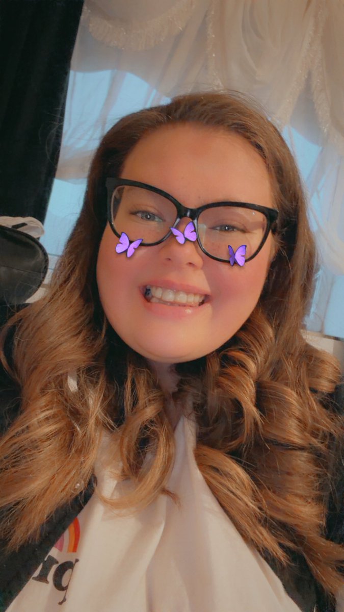 ostarksbuck's tweet photo. my best friend did my hair for me on Saturday, the curls are so gorgeous and according to my friends I really suit them, I actually quite liked how I looked for once 🥺🫶🏻 https://t.co/szF3SS40RF