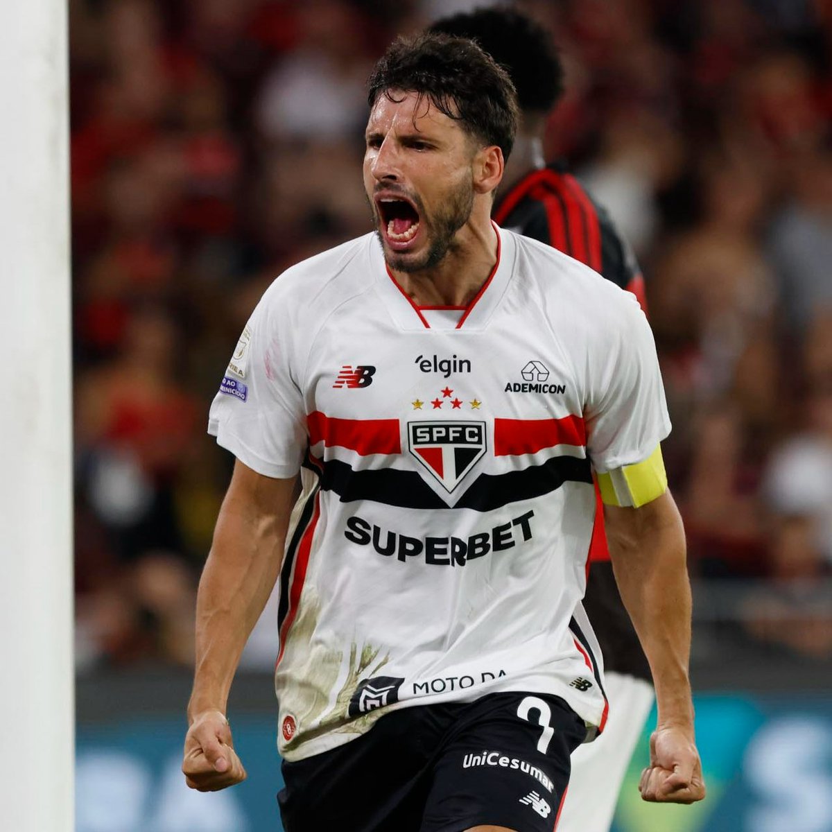 SofascoreBR's tweet photo. 🔎 Jonathan Calleri é o líder em duelos aéreos ganhos entre todos os atacantes da Série A em 2026! 🇦🇷🚀

⚔️ 32 jogos
⚽️ 12 gols (!)
🅰️ 3 assistências
🅿️ 15 participações em gols (!)
⏰ 159 mins p/ participar de gol (!)
🎯 5.5 finalizações p/ marcar gol
👟 66 finalizações (24 no gol)
💪 163 duelos ganhos (5.1 /j!)
🚀 88 duelos aéreos ganhos (!)
💯 Nota Sofascore 6.74