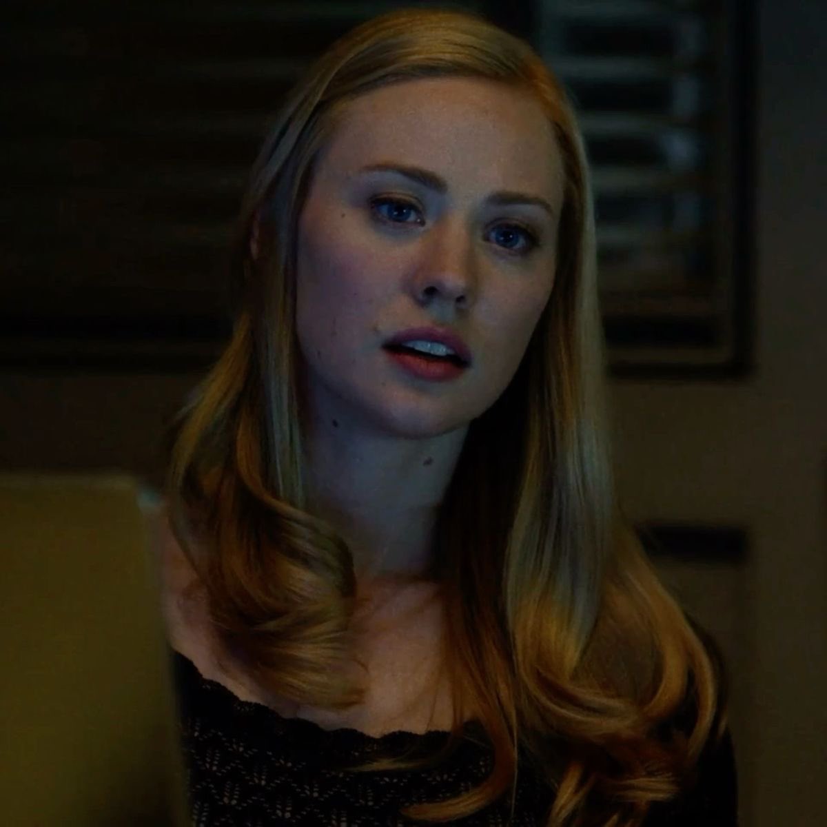 EL3KTRAS's tweet photo. let’s give karen page her pretty curly hair back again https://t.co/31a8zHIcjC