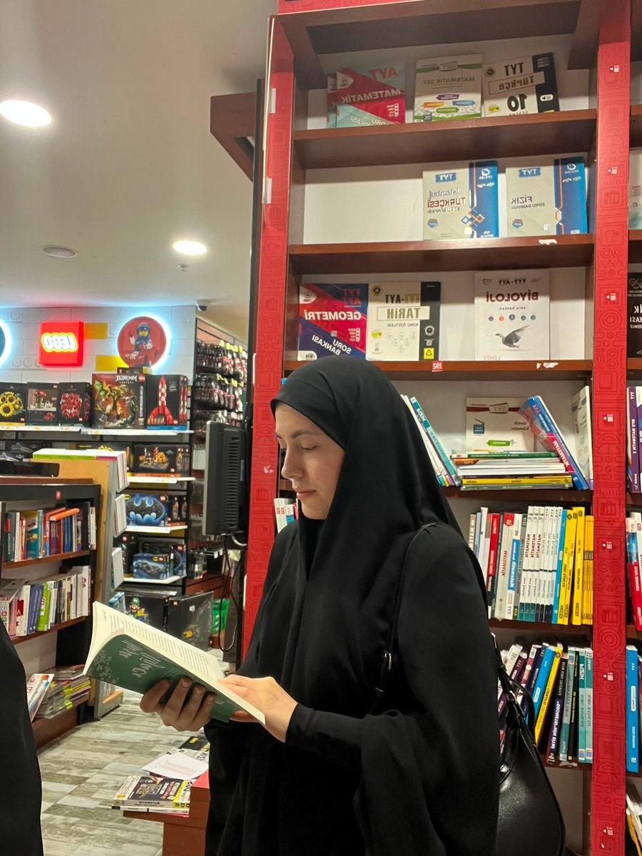 Mervenrozell's tweet photo. 💆‍♀️🍃☕📖 https://t.co/z3XUoddSzC