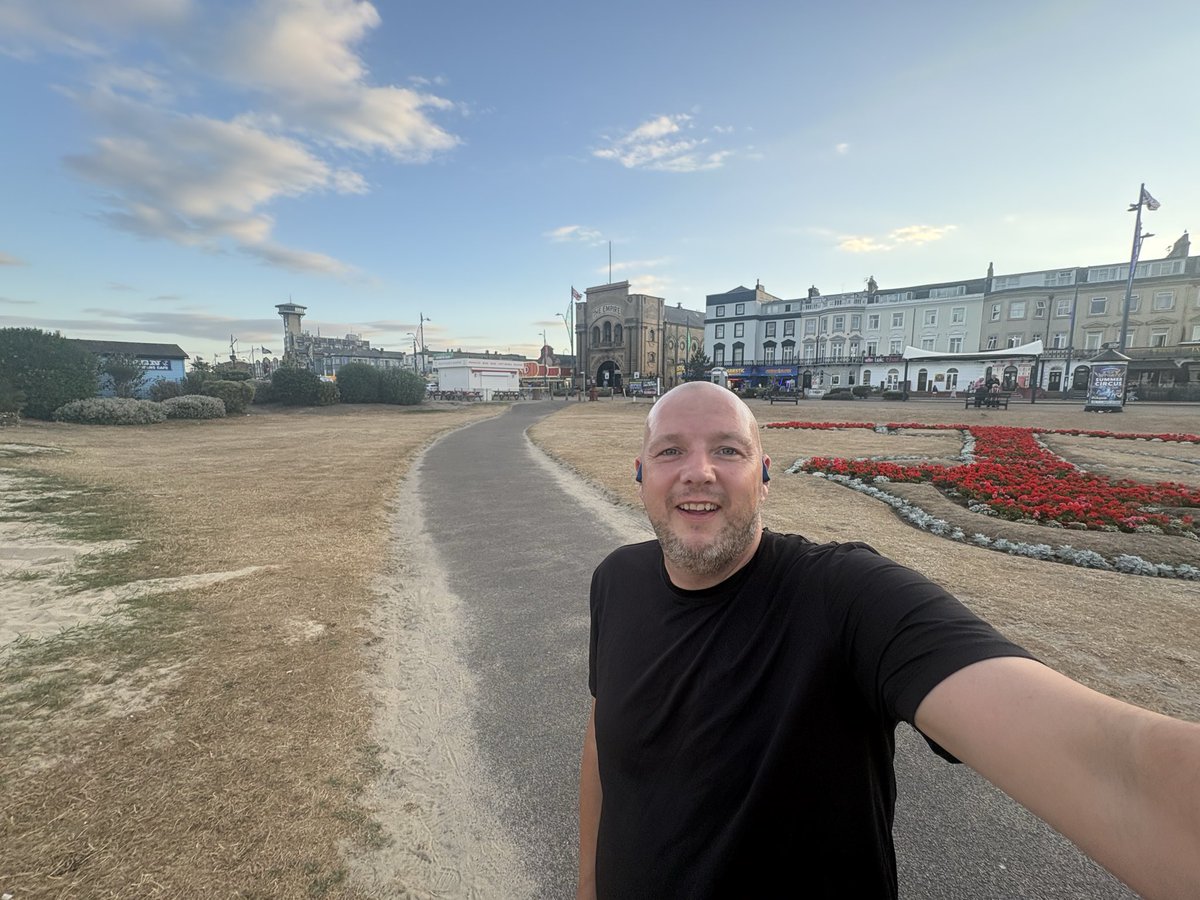 Kevlaa79's tweet photo. Nice little run to the seafront https://t.co/gnfnLfVdPY