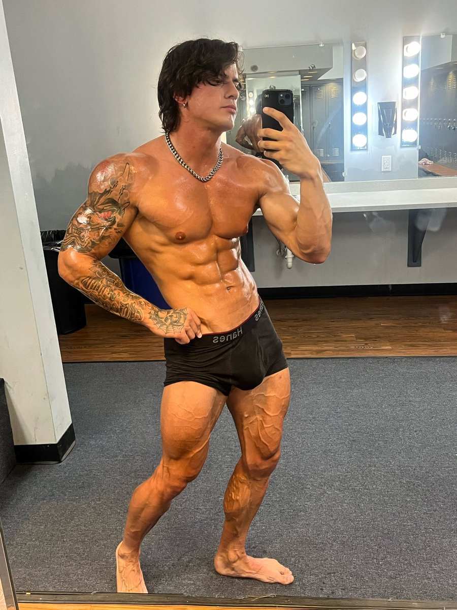 drewflexx2278's tweet photo. I know it’s tempting (and it’s discounted)?⬇️😈

https://t.co/Bw0hsDRo38 https://t.co/5V045sqVG1