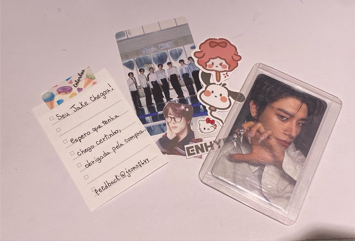 jakevyn23's tweet photo. 💌 - Feedback super positivo para a @jeonsflyy que me vendeu o Jake Garrinha, ela foi super atenciosa e enviou o card no dia seguinte, chegou com papel Paraná e com TOPLOADER! Além dos brindes super fofos, obggg 🫶💕 https://t.co/PcAMCsczXa