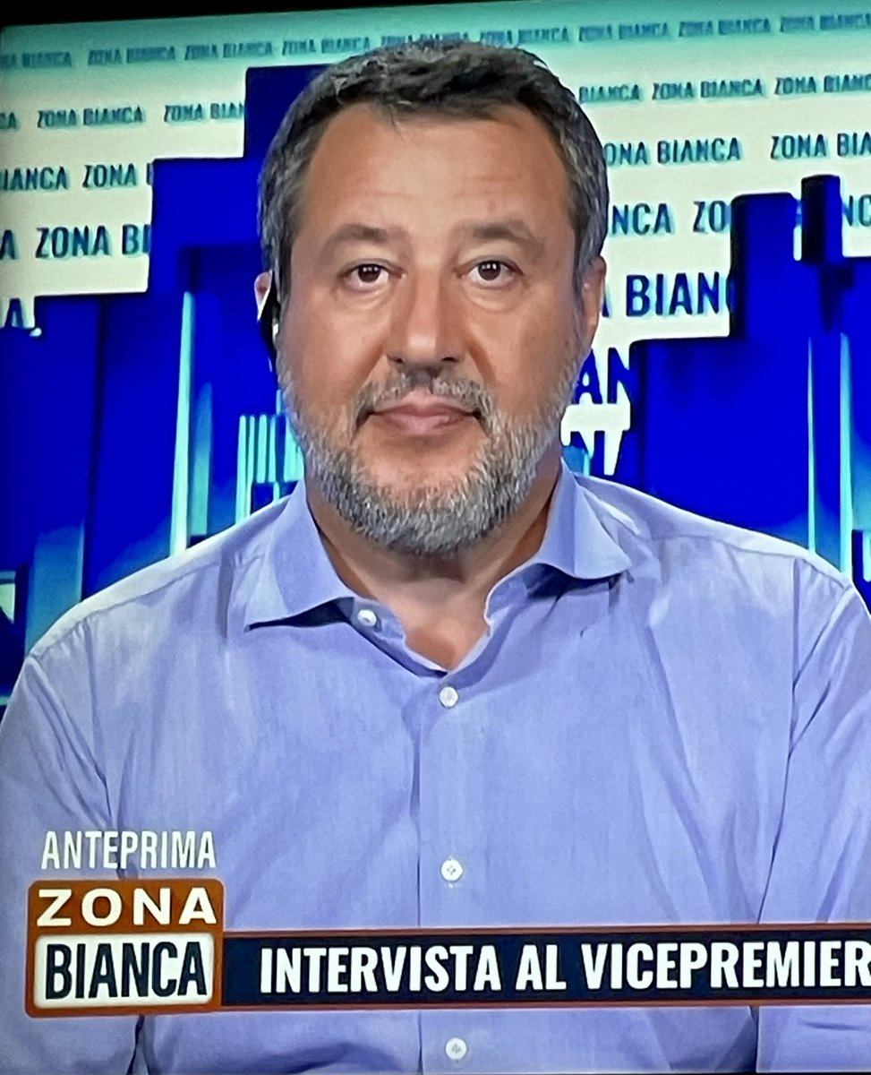 GiovaQuez's tweet photo. Salvini: “Di fonte agli scontri in Val di Susa qualcuno ancora tace”. 

Ma chi? Chi è che non ha condannato la violenza? Si usa la formula vaga “qualcuno”, non sapendo far nomi, nella speranza che la menzogna ripetuta all’infinito possa diventare verità? https://t.co/PIOJPCiUyf