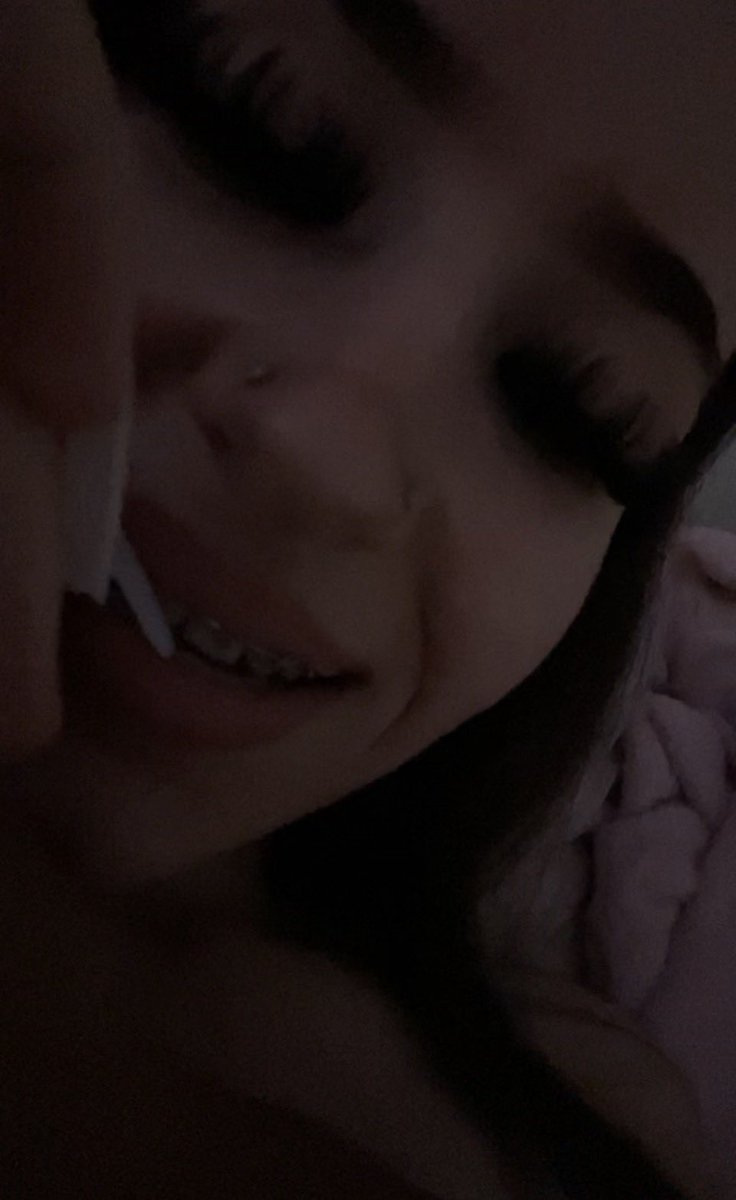 moneybunny05's tweet photo. Would yall be mad if I got a boyfriend ???? https://t.co/tAv5cvnwbK