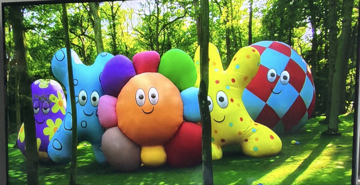 Si_Pie360's tweet photo. So my 2 year old has started watching In the Night Garden and I had never seen it before.  But I now know what happened to the Amiga Bouncing Ball 😂 https://t.co/a1oVrKfO0k
