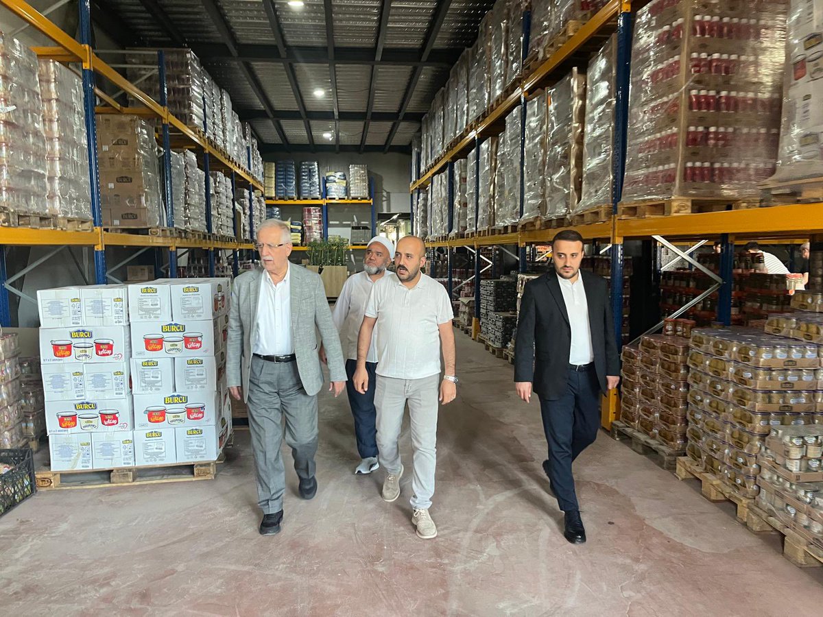 MufitAydin16's tweet photo. İl Yöneticimiz Köksal Karabıyık kardeşimizi iş yerinde ziyaret ettik.

Rabbim işlerini kolaylaştırsın, bereket versin. https://t.co/PvKh5tYiBN