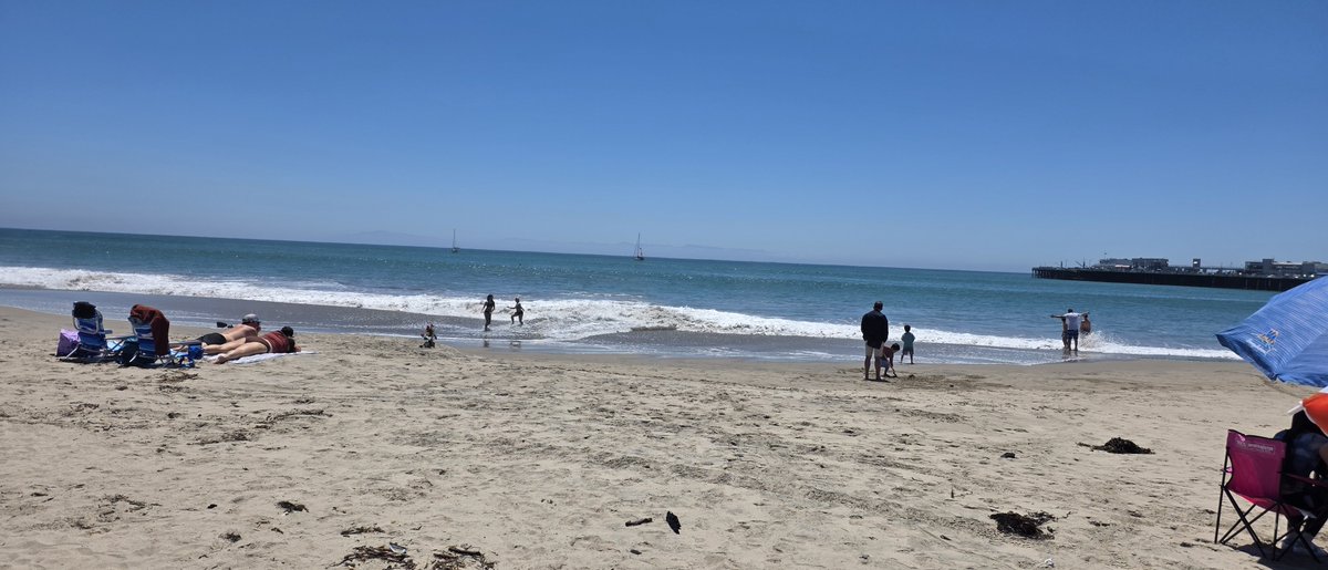 CloudBrushStd's tweet photo. Taking a little break in Santa Cruz with the family before getting back to the devlogs 🌊🎮
#SantaCruz #Devlog #GameDev https://t.co/OtGepgWC4t