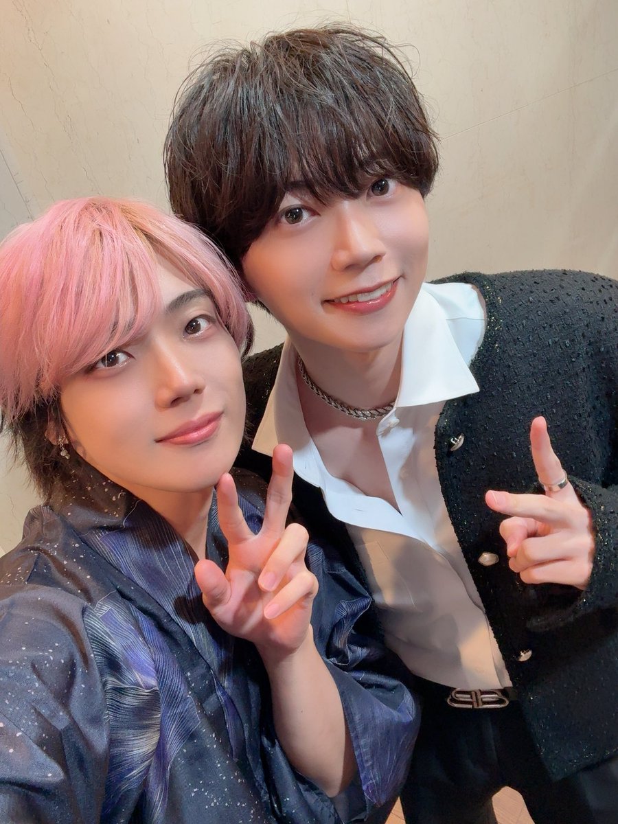 renkunsan's tweet photo. REKINDLEありがと！　

久しぶりにひろくんとみなとくんとかなたくんに会えてなんだかんだでパルスのみんなも久しぶりで楽しかった✨✨

みんなステージギャップありありだし
コラボもカッコ良かった🥰

好きメンとパシャリ📸 https://t.co/khDhm2G6ei