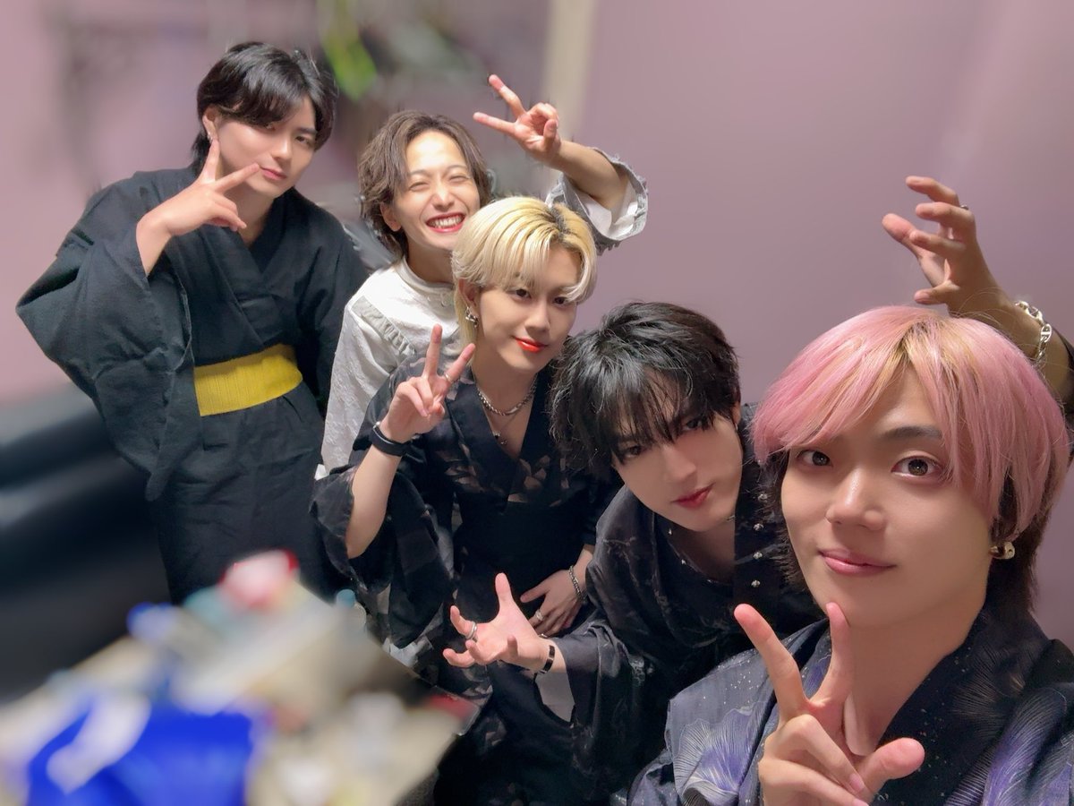 renkunsan's tweet photo. REKINDLEありがと！　

久しぶりにひろくんとみなとくんとかなたくんに会えてなんだかんだでパルスのみんなも久しぶりで楽しかった✨✨

みんなステージギャップありありだし
コラボもカッコ良かった🥰

好きメンとパシャリ📸 https://t.co/khDhm2G6ei