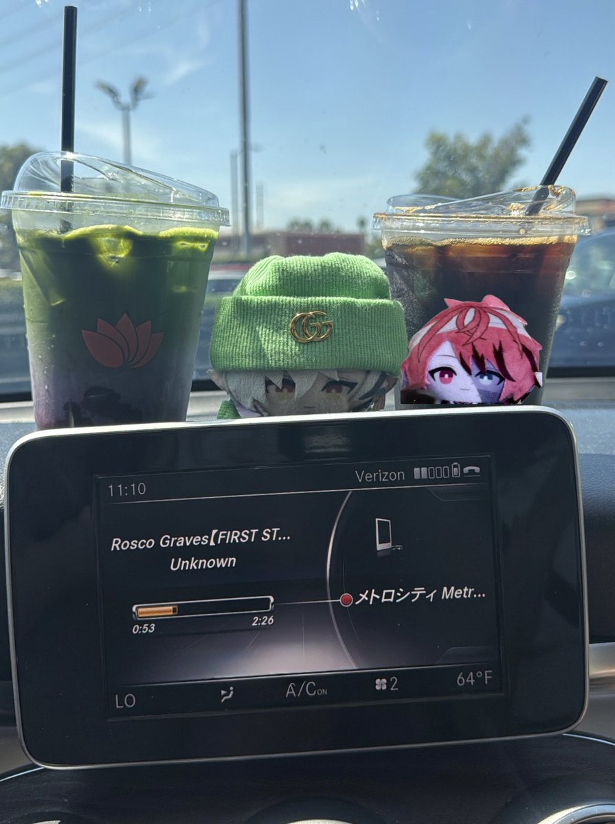 pinkbo76's tweet photo. The GravePetal Besties are at it again @jemgemx and I hanging out on a Monday #\rare 

Also this blueberry matcha is fawking buss https://t.co/XFEczOWUAf