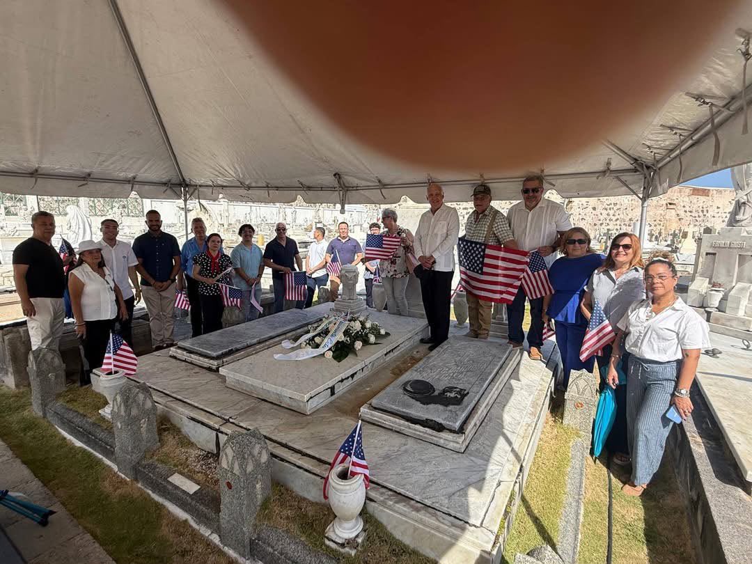 Ericpr40's tweet photo. #BarbosaVive 

Participando en los actos del Natalicio del Dr. José Celso Barbosa convocado por la Sociedad Civil Estadista &amp; PRO Statehood. 

Nos vemos el año que viene nuevamente si Dios permite. 

Seguimos 🇺🇸 🇵🇷. https://t.co/7lRbDbmmIY