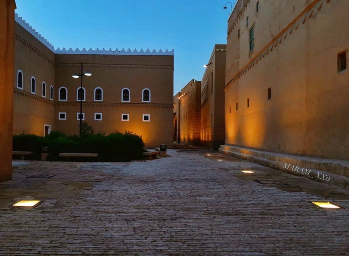 Maram1m34's tweet photo. @HuaweiMobileKSA @VisitSaudiAR ونشارك بأفضل الصور الي صورتها :
#أعرفها
#KSAXMAGE
@VisitSaudiAR   @HuaweiMobileKSA https://t.co/WftnhzuqqL