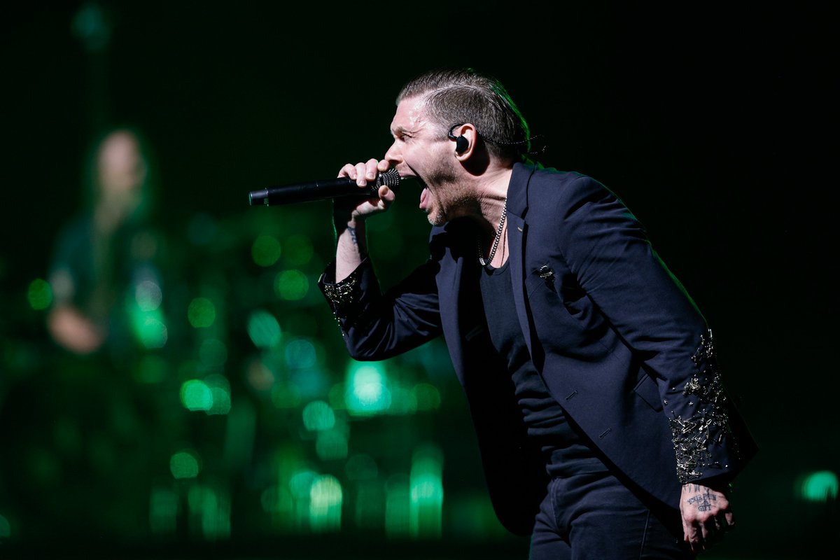 FoodCityCenter's tweet photo. We threw down with @Shinedown and a SOLD-OUT crowd on 7/25/26! 🤘

Our favorite part? Welcoming home @TheBrentSmith. 🧡

Knoxville loves you! 

📸: @TheDannyParker https://t.co/LZr9ayzd0D
