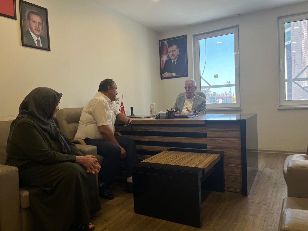 MufitAydin16's tweet photo. Bursa İl Başkanlığımızda bizleri ziyaret eden kıymetli misafirlerimizle bir araya gelerek verimli ve samimi bir sohbet gerçekleştirdik. 

Nazik ziyaretleri, hoş sohbetleri ve iyi dilekleri için kendilerine gönülden teşekkür ediyorum. ++ https://t.co/TLDsNsawEv