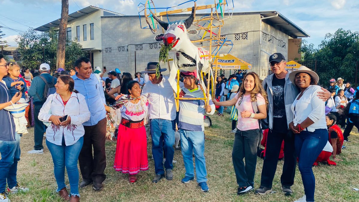 TuGADTumbaco's tweet photo. 🧵 3/3

Desde el Gobierno Parroquial de Tumbaco, felicitamos a cada uno de los actores de este evento por su organización y su trabajo para mantener vivas nuestras expresiones culturales 😎. 

#PuertasAbiertasALaComunidad #TumbacoCunaDelArriero #SeguimosTrabajando #GADTumbaco https://t.co/09JcjddsDa