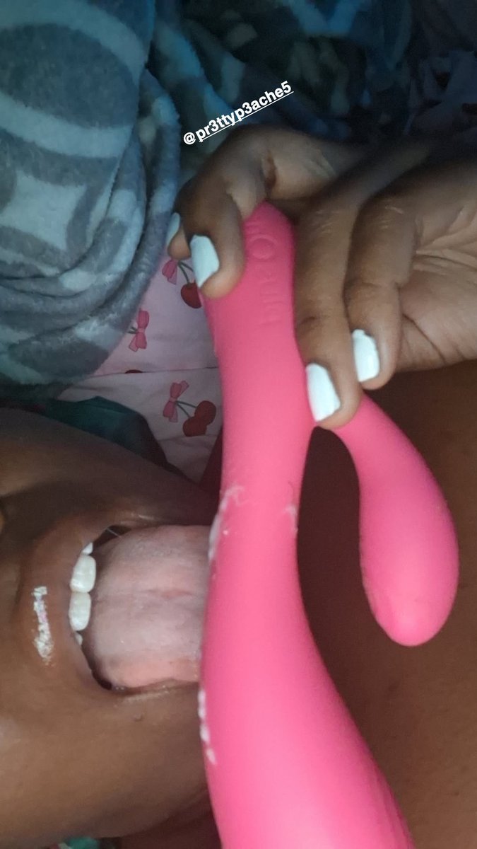 pr3ttyp3ache5's tweet photo. daddy said i taste good so i had to see for myself.. who wants to try? https://t.co/gS3FtFx5eD
