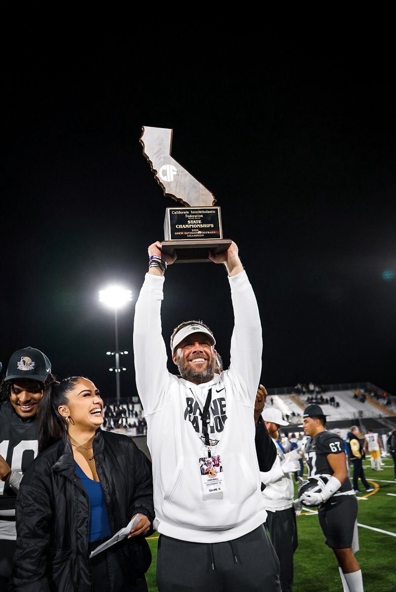 ChargeToKeep's tweet photo. St John Bosco Head Coach Jason Negro is our guest on the show this Friday at 5:00pm. Coach Negro serves on the CIF Football Advisory Committee alongside Rio Hondo Prep’s Mark Carson. Our conversation includes his thoughts on RHP Football and how great programs can learn from one another no matter the weight class.

St John Bosco is ranked #1 in the country and opens up their season in Las Vegas against Bishop Gorman who is ranked #2 nationally.

@StJohnBoscoHS @boscofootball