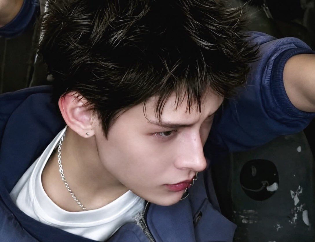 olivevoid's tweet photo. THIS JAMES’ PIC OMFG https://t.co/kJskwtJPFY