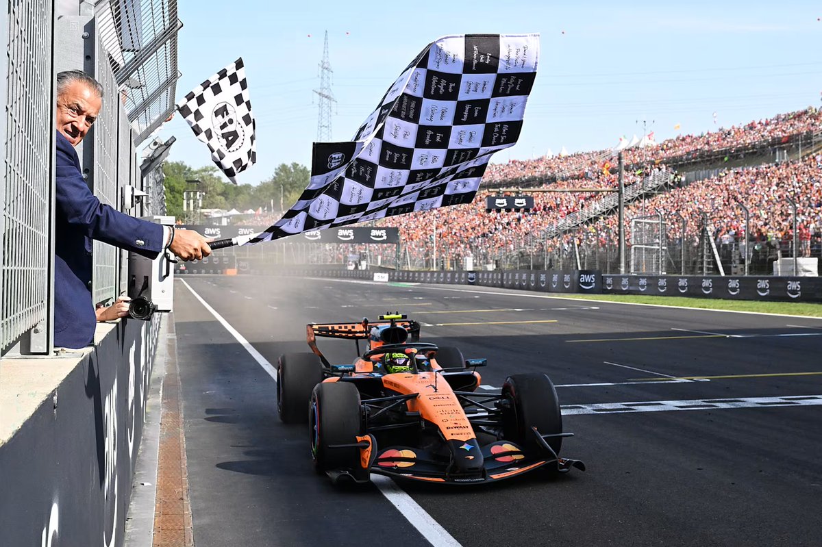 F1GuyDan's tweet photo. 🚨 Race pace in Hungary once Lando Norris got clean air (Laps 34-70)

Lando Norris: 1:23:598
Charles Leclerc: 1:24:040
Lewis Hamilton: 1:24:119
Max Verstappen: 1:24:267
Kimi Antonelli: 1:24:268

Imagine what the margin of victory would have been if Lando led from Lap 1. https://t.co/zoeUBlQLUx
