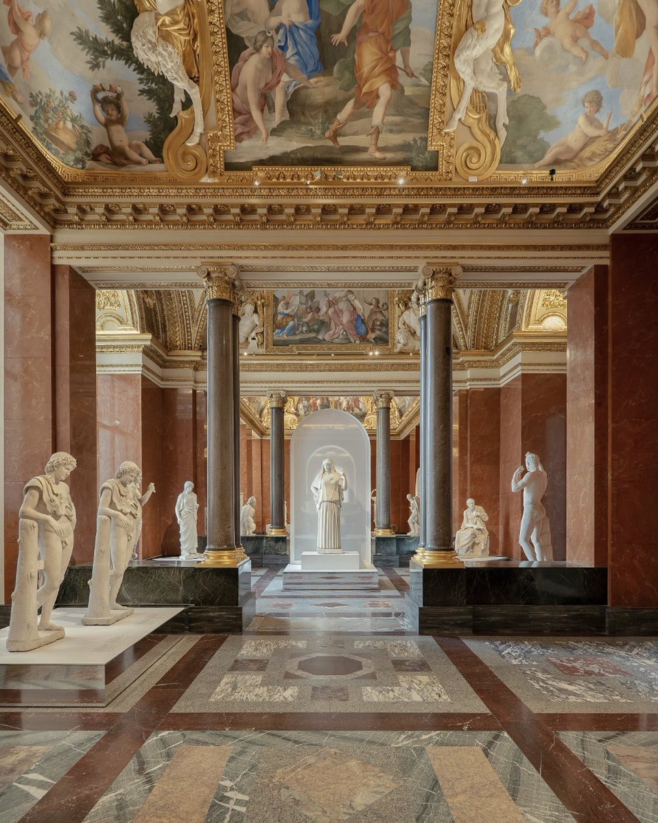 MissCelaneaOne's tweet photo. Museo del Louvre. Apartamentos de Ana de Austria. 

(📸©️michaelthecanadian/ig) https://t.co/oXBHJ6hiMM