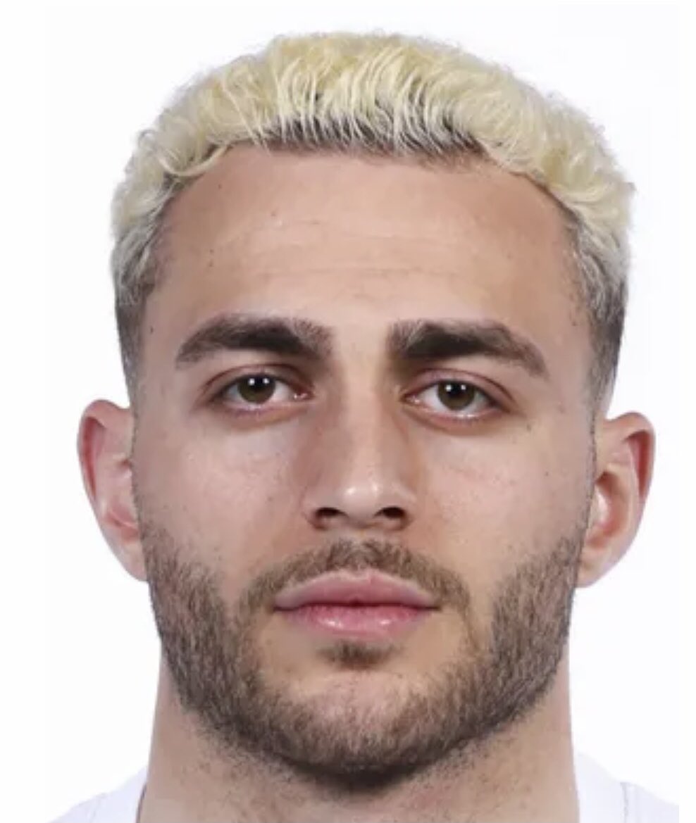 Sadrettin_025's tweet photo. 🚨

Bu akşamki performansı ile transfermarkt değerini iyice katladı!

Çok şanslısınız @GalatasaraySK 

😂😂😂😂😂😂😂😂 https://t.co/bZtfjDI3pg