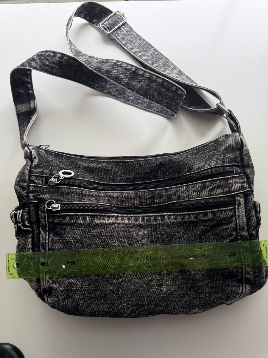 YeOldeFolk's tweet photo. @CitiField hello! We’re headed there to see MCR next week. Are we allowed to bring a messenger bag like this (12” x 8”)? Or does it have to be clear? We’re coming from out of town. 😅 Thank you! https://t.co/gadXskrTit