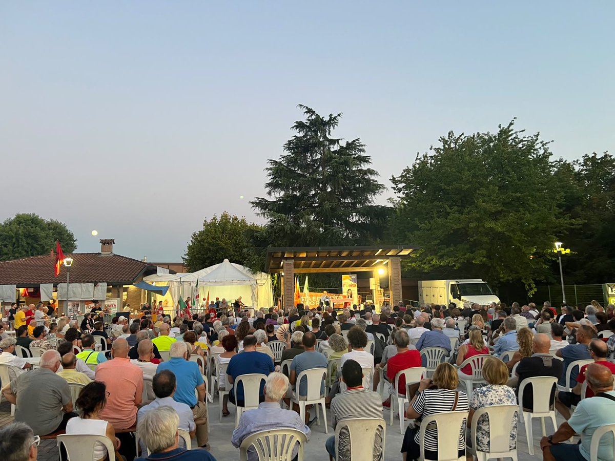 pbersani's tweet photo. E certezza della pena, su cui non hanno risolto niente. E tenere in piedi uno stato di diritto. Le scorciatoie della destra creano solo caos e disordine. 4/4 https://t.co/25OVJr80YZ