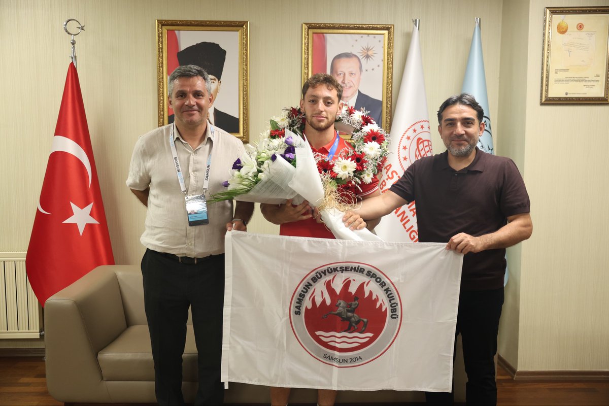 samsunbsb's tweet photo. Eve dönüşün “gümüş” yolu!🥈🛶

📌 2026 ECA Gençler ve U23 Kano Sprint Avrupa Şampiyonası’nda “AVRUPA İKİNCİSİ” olan  Samsun Büyükşehir Belediye Spor Kulübü sporcumuz Resul Aydın’ı havalimanında karşıladık.
 
Türk kano tarihinde 0-23 yaş kategorisinde ilk ve tek madalyayı alan sporcumuzu gönülden kutluyoruz.👏🏻🇹🇷