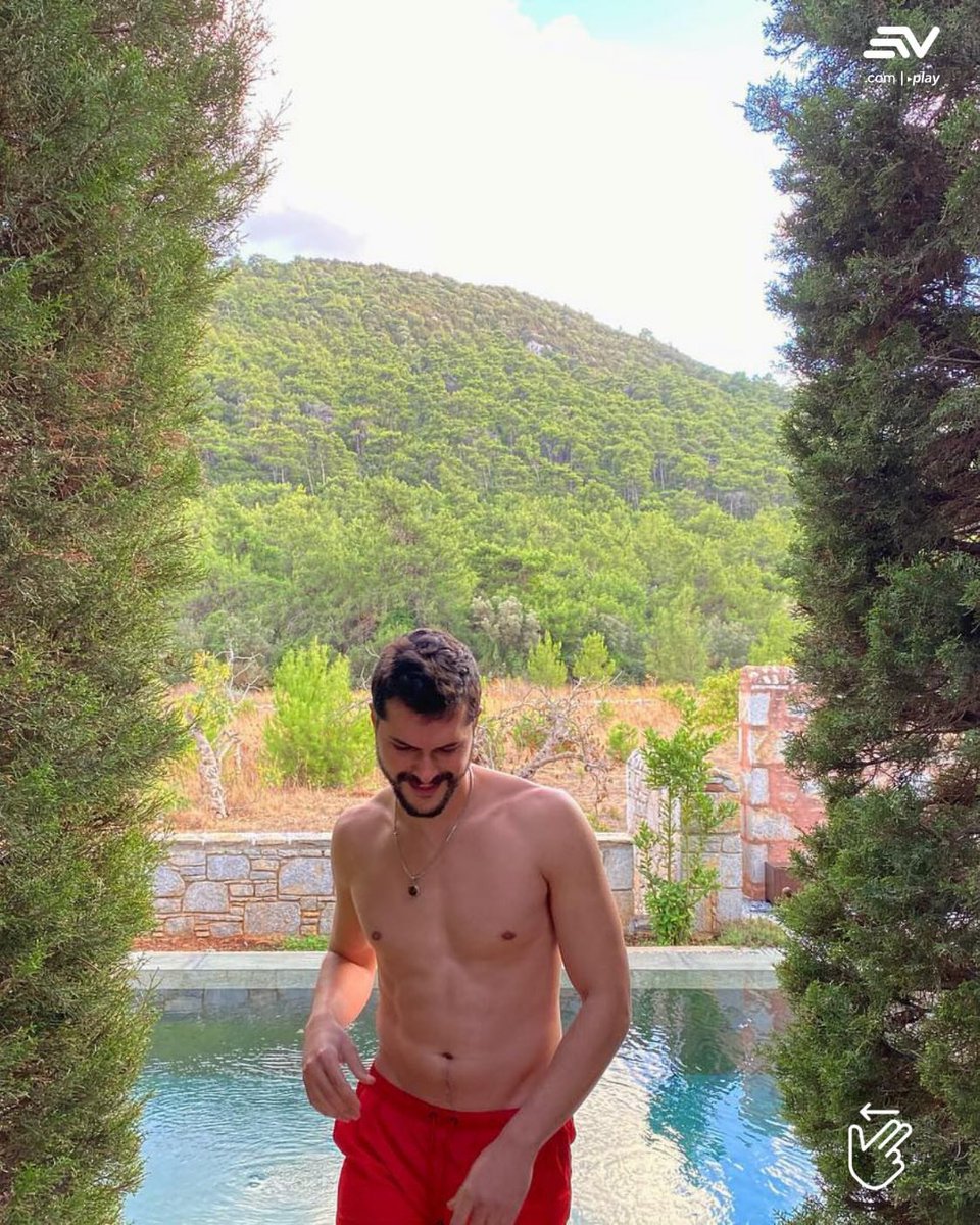 DuymazSpain's tweet photo. Repost from ecuavisatv
•
🔥 Esta noche, la pantalla se enciende con la llegada de #AlperenDuymaz.

El galán turco llega dispuesto a conquistar corazones en #Leyla, una historia llena de secretos, pasión y emociones que no te puedes perder. 

😍
📺HOY 9PM por Ecuavisa. https://t.co/Alf1o3XgI6