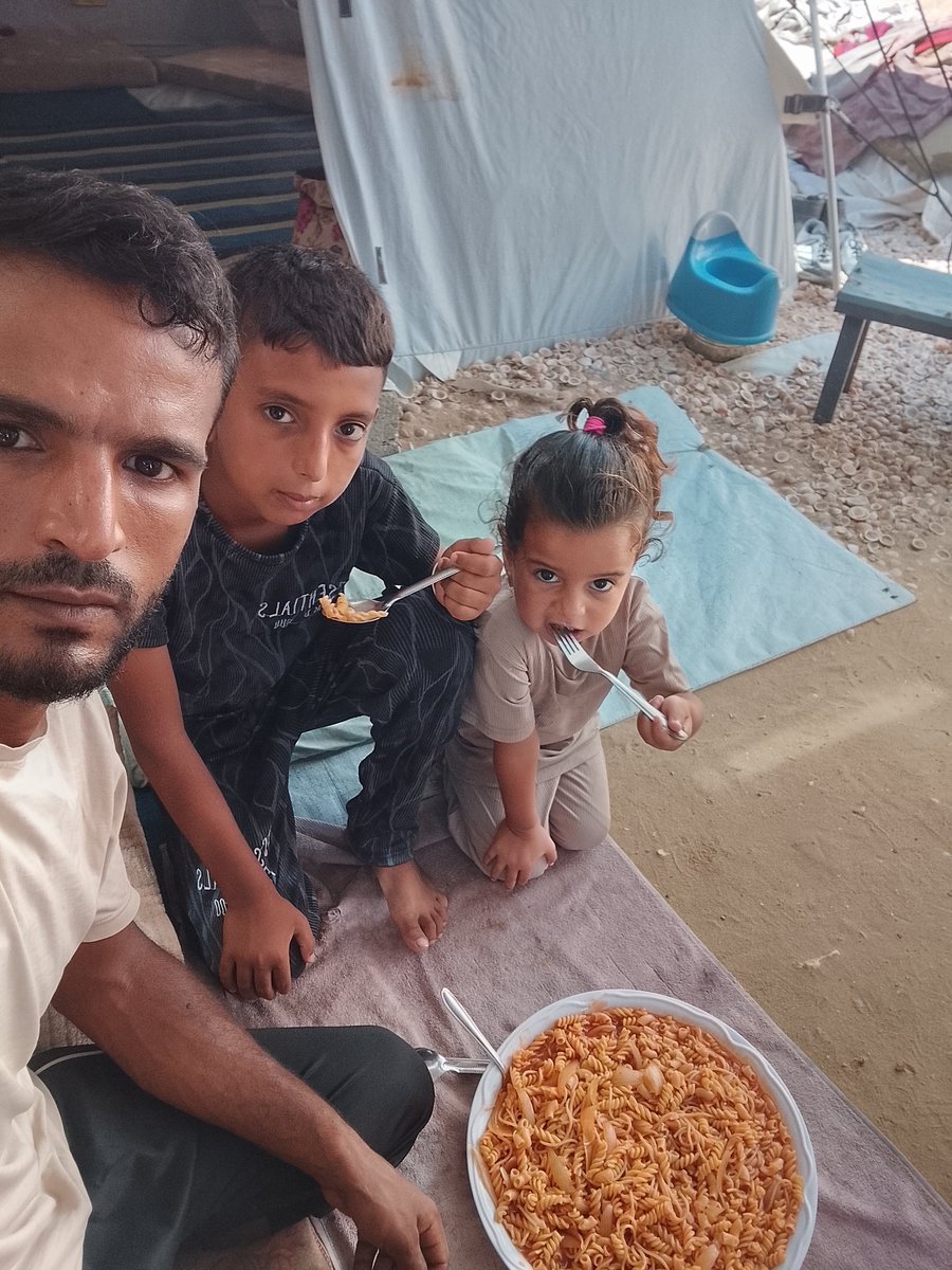 AdhamAbuHa71576's tweet photo. Every day I think about how to feed my children Mohammed and Wateen and my pregnant wife Despair is etched on my face.I ask for help and try to secure food I wish someone would take it upon themselves to feed my children. Please, I am exhausted
@Emelia8z0
https://t.co/Zc07fZCGc9 https://t.co/GFzDtwsHhE
