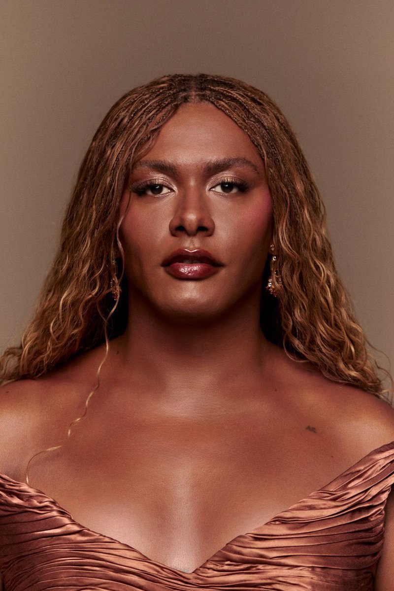 trackbasetb's tweet photo. 🚨Liniker se tornou a PRIMEIRA artista trans brasileira a ter uma música com mais de 90 milhões de streams no Spotify. https://t.co/1sCozDXNwD