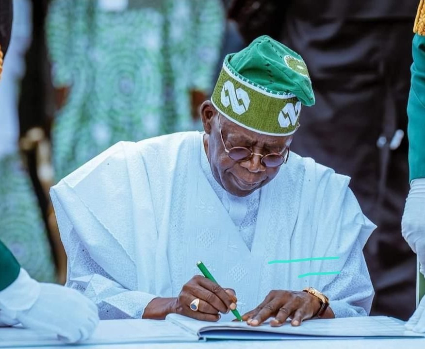 jarmari01's tweet photo. It is high time for every Northerner to wake up and face reality. We must not allow ourselves to be misled by people who suddenly claim to love the North only when it serves their political interests. 

The North deserves genuine commitment, not empty promises or seasonal political rhetoric.

We all know Alhaji Atiku Abubakar and Peter Obi have no plan for Nigeria or the North. 

The future of the North depends on supporting initiatives that bring lasting development and prosperity to our people.

President Bola Ahmed Tinubu is building a Nigeria that will be beneficial to us, our children and the generation that will come after us.