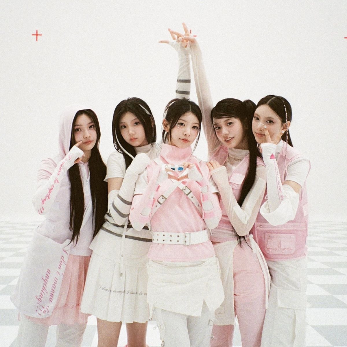 mokabolinho's tweet photo. ILLIT as madoka magica characters, a thread ｡ ₊°༺❤︎༻°₊ ｡ https://t.co/FVVaTaZ7rR