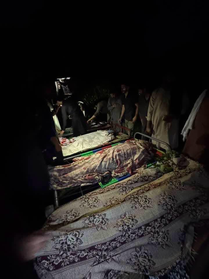 Lightofhope1m's tweet photo. @MaryamNSharif لوگ مر رہے ہیں 
اور ان حکمرانوں  کا کوئی پروا نہیں ہے۔
اللہ عاصیم مینر کو تباہ کریں 
کس طرح بےشرم لوگوں کو حکمران بنا دیا https://t.co/sTyMHERDVf