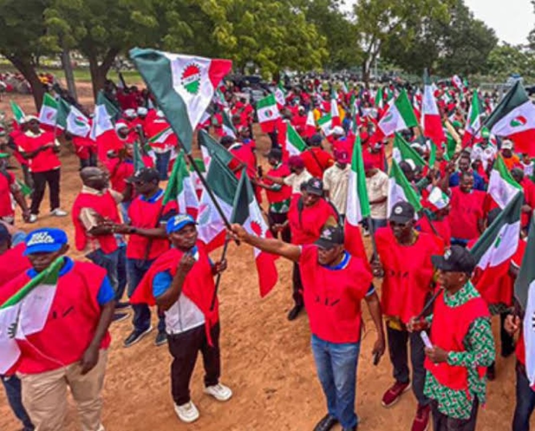 NigeriaStories's tweet photo. BREAKING NEWS: The Nigeria Labour Congress, NLC, has asked its affiliates and workers across the country to prepare for serious battle for a new national minimum wage, declaring that the current N70,000 wage has become a “poverty wage” that can no longer meet the needs of Nigerian workers amid soaring living costs.