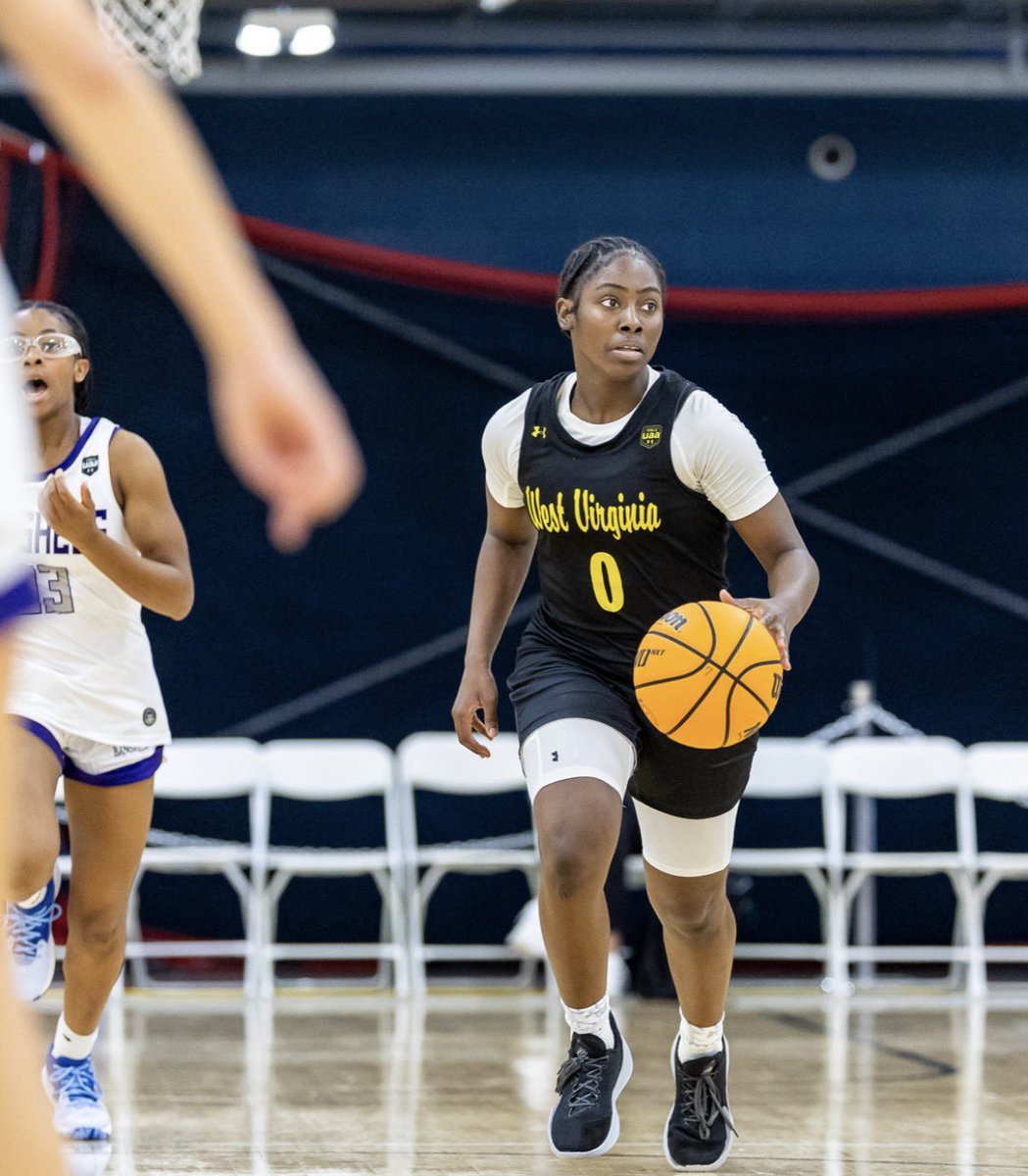 makiy2027's tweet photo. Thank you AAU.
.
As I played in my final live period game today, I couldn’t help but thank God for blessing me with this incredible journey. AAU basketball has brought so many amazing people and coaches into my life who have helped shape me both on and off the court.

A special thank you to @scotty_j12 @unclemattcarson @chasetspreen and @wvthunders40vez  Gordon Miles, Thank you for believing in me, pushing me beyond my comfort zone, and always expecting my best. Every lesson, every challenge, and every conversation has helped make me the player and person I am today.

To all of my teammates, past and present, thank you for the memories we’ll carry forever. From the road trips and team dinners to the wins, the losses, and everything in between, I’ll always cherish the bonds we built together.

To my parents, thank you will never be enough. Your countless sacrifices, unwavering support, and belief in me made it possible for me to chase my dreams. I am forever grateful for everything you’ve done.

AAU basketball has been such a blessing in my life, and I’ll always be thankful for every opportunity, every relationship, and every moment.

Thank you, AAU. ❤️🏀
