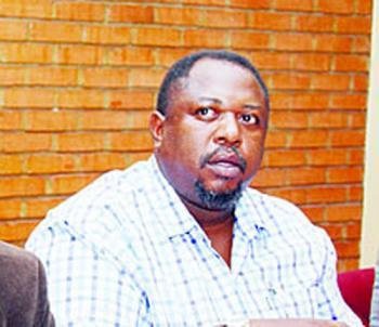 JWSakalajr's tweet photo. Former Labour Minister Austin Liato was arrested after law enforcement dug up K2.1 billion (unrebased) in cash buried beneath a concrete floor at his farmhouse. The joint operation on November 24, 2011, carried out by the Zambia Police Service, Anti-Corruption Commission (ACC). https://t.co/0oNtGistdq